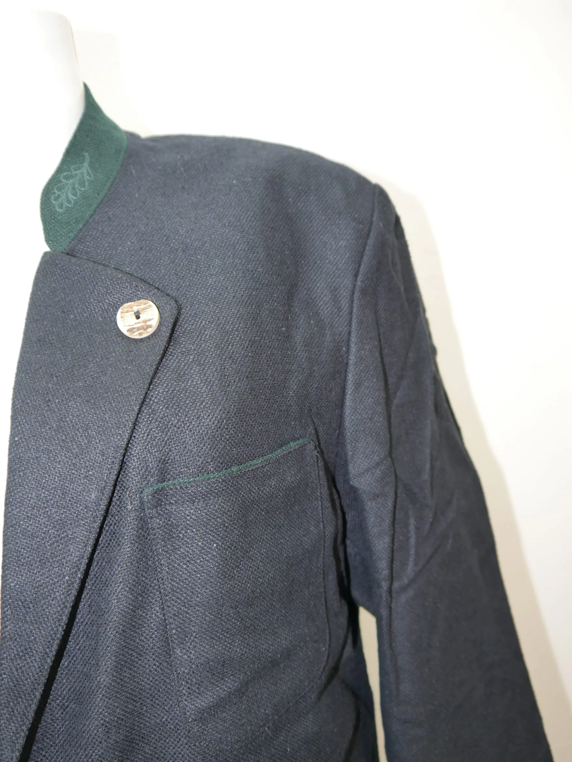 Seide Schurwolle und Hirschhornknöpfe elegante Herren Trachtenjacke Janker Gr.48