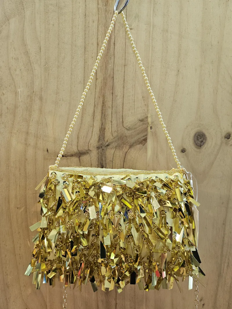 Tasche mit Paillettenkette